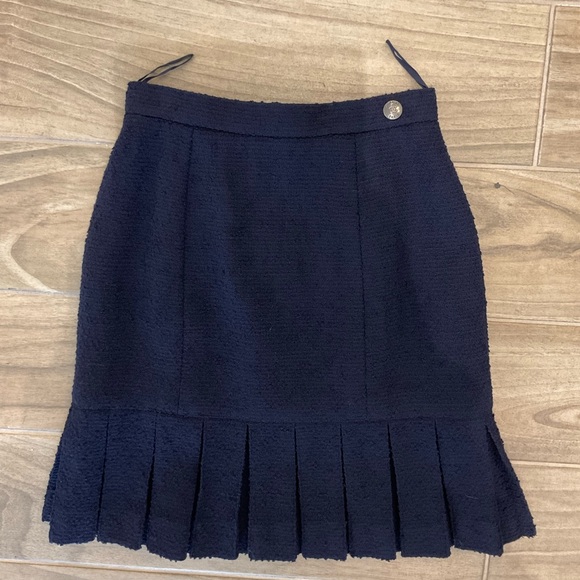 Chanel Tweed Skirt - Picture 2 of 8